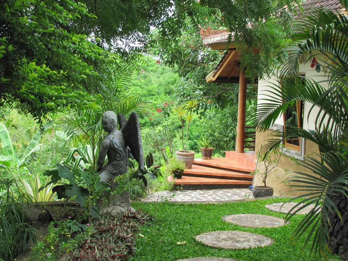 Sananda Bungalow 러비나 객실 사진